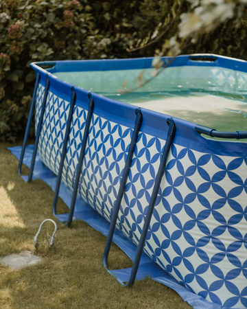 Hoe zet je een opzetzwembad op, en hoe maak je hem leeg?