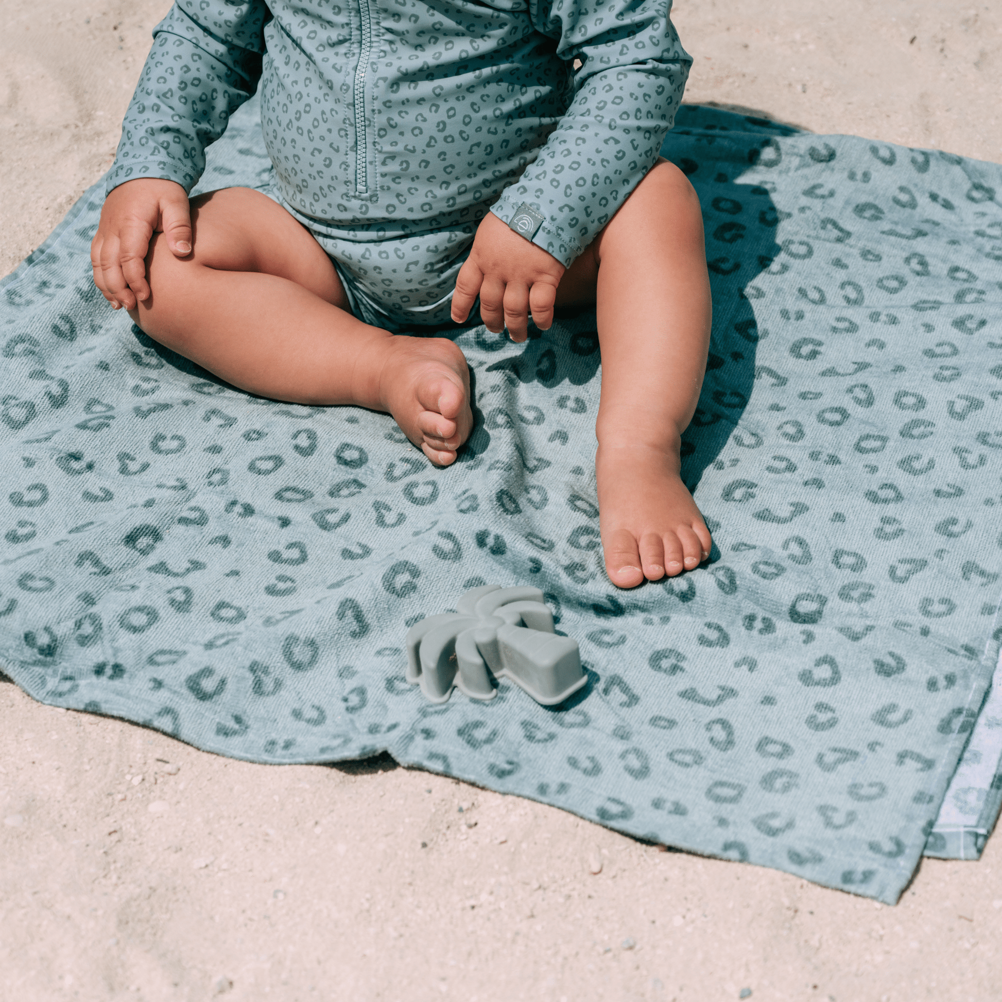 strandlaken-katoen-135x65cm-panter-groen-swim-essentials-2
