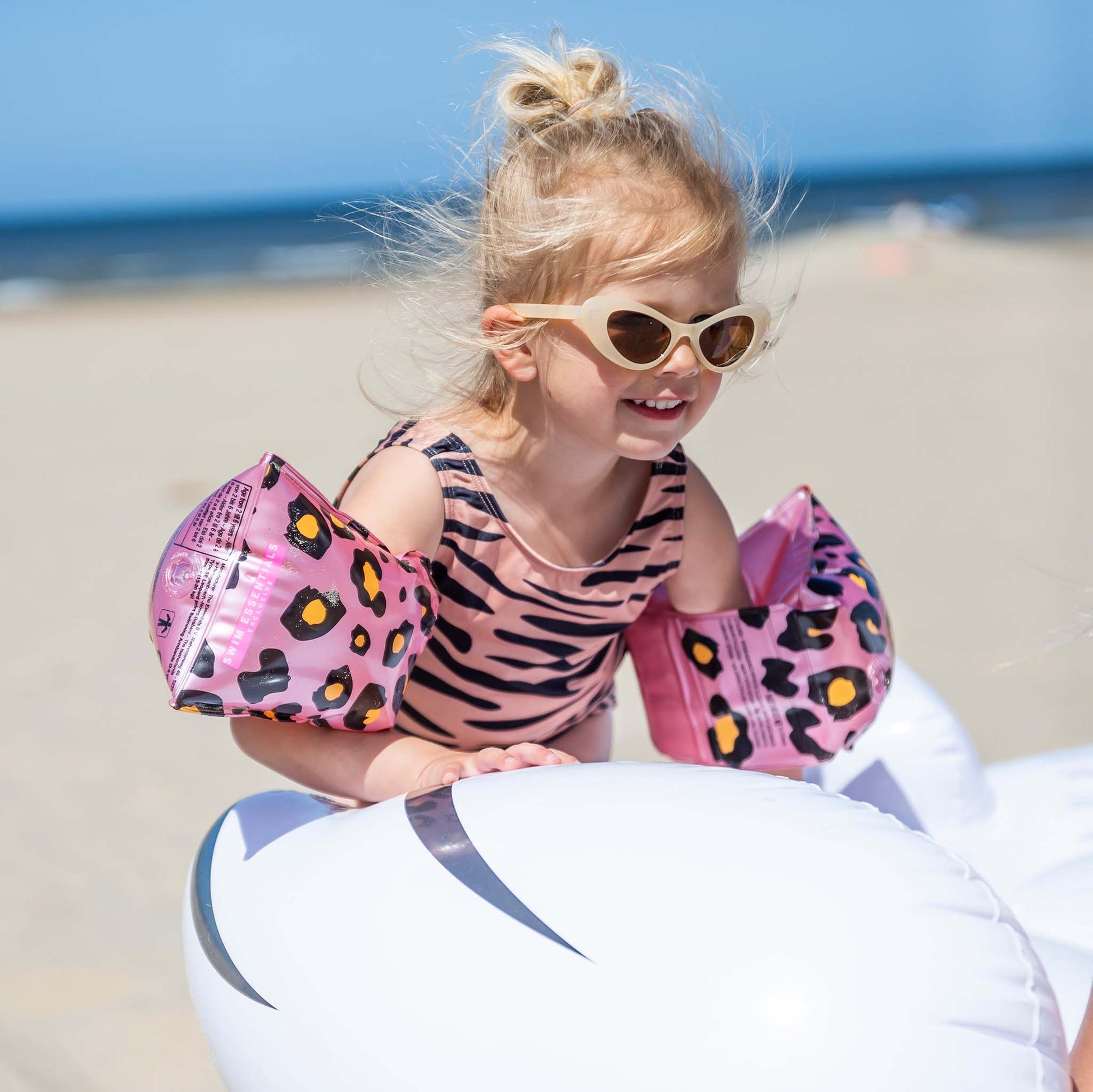 zwembandjes-0-2-jaar-rosé-panterprint-swim-essentials-2
