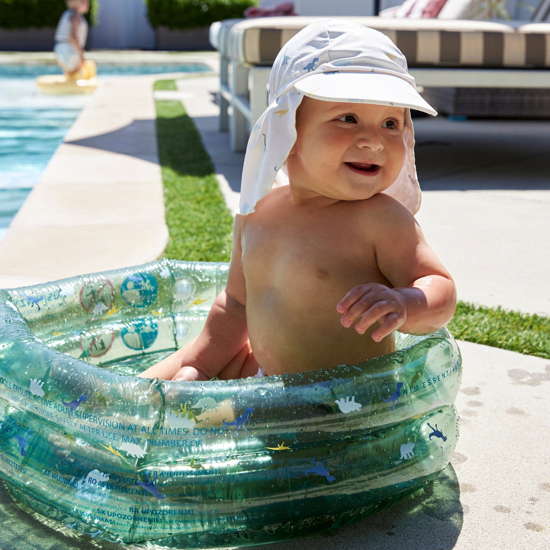 Swim Essentials | Dino pool

